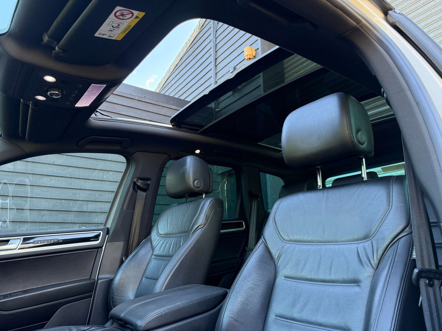 Used Volkswagen Touareg 2017 for sale - 76302977: Photo 39