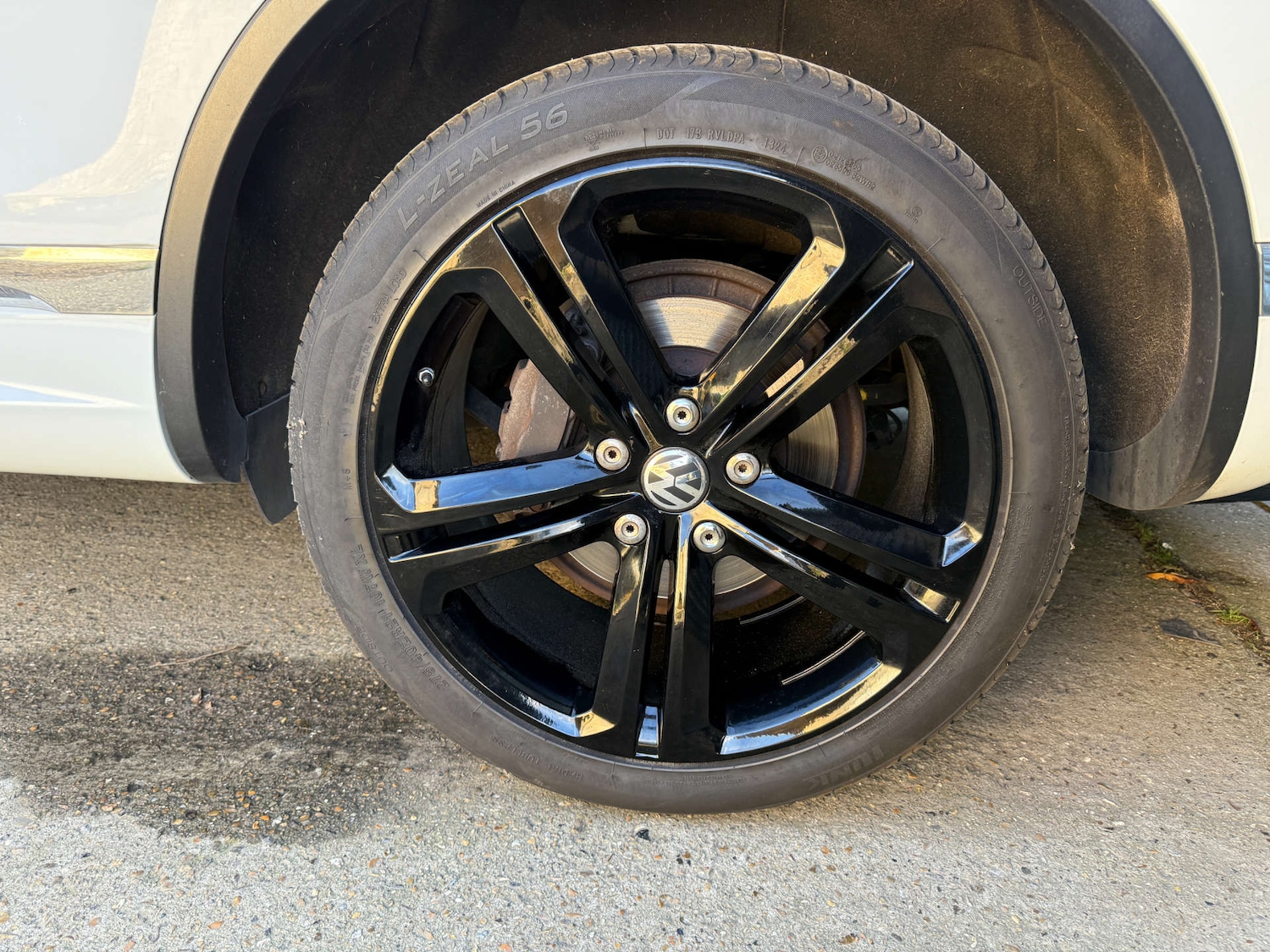 Used Volkswagen Touareg 2017 for sale - 76302977: Photo 44