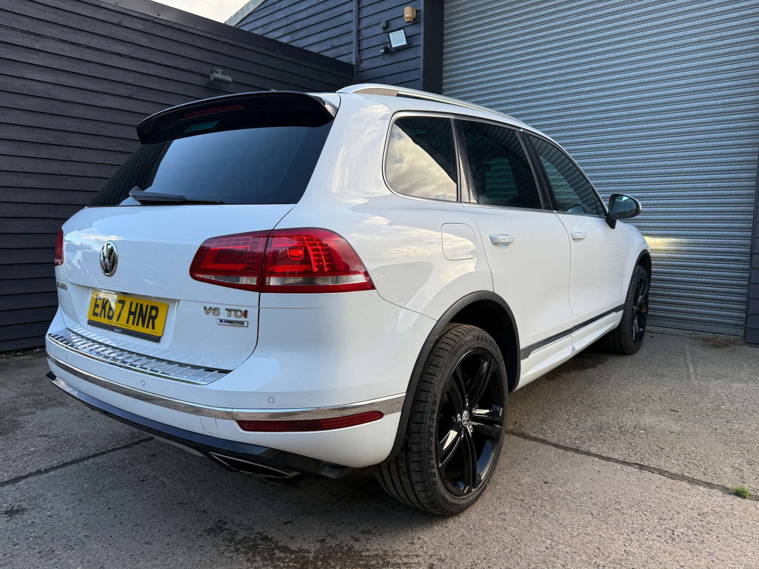 Used Volkswagen Touareg 2017 for sale - 76302977: Photo 9