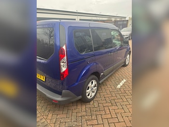 Used Ford Tourneo Connect 2013 for sale - 77635552: Photo