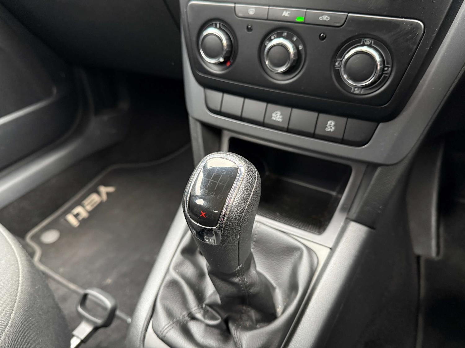 Used Skoda Yeti 2012 for sale - 77025226: Photo 27