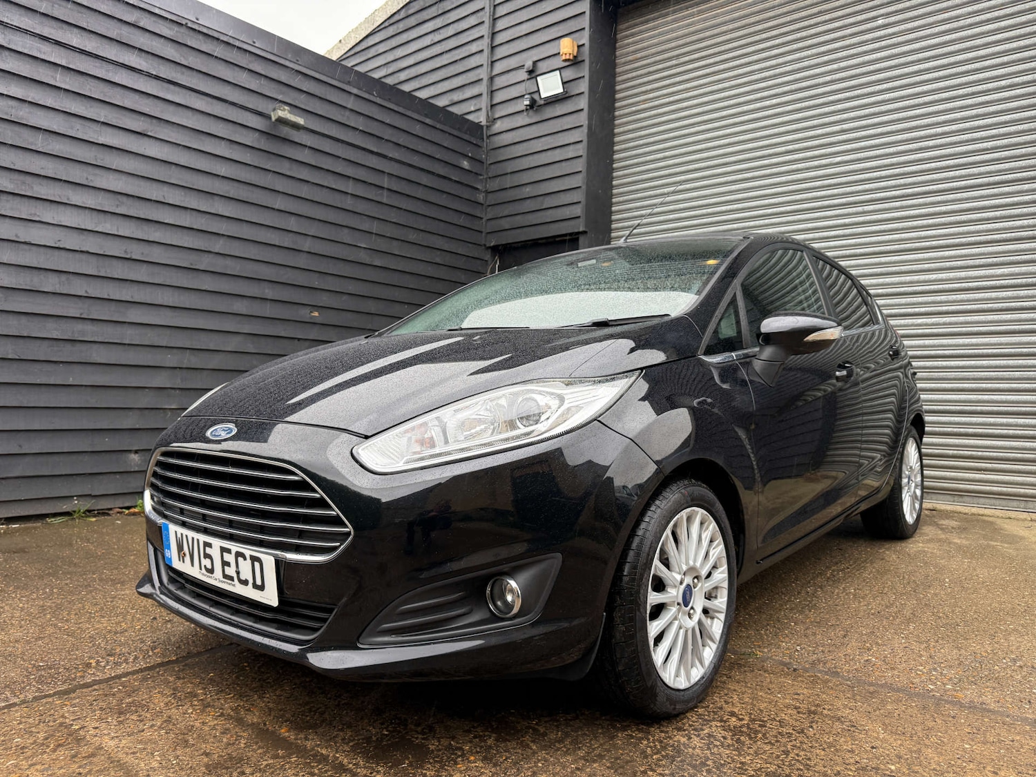 Used Ford Fiesta 2015 for sale - 76640379: Photo 1