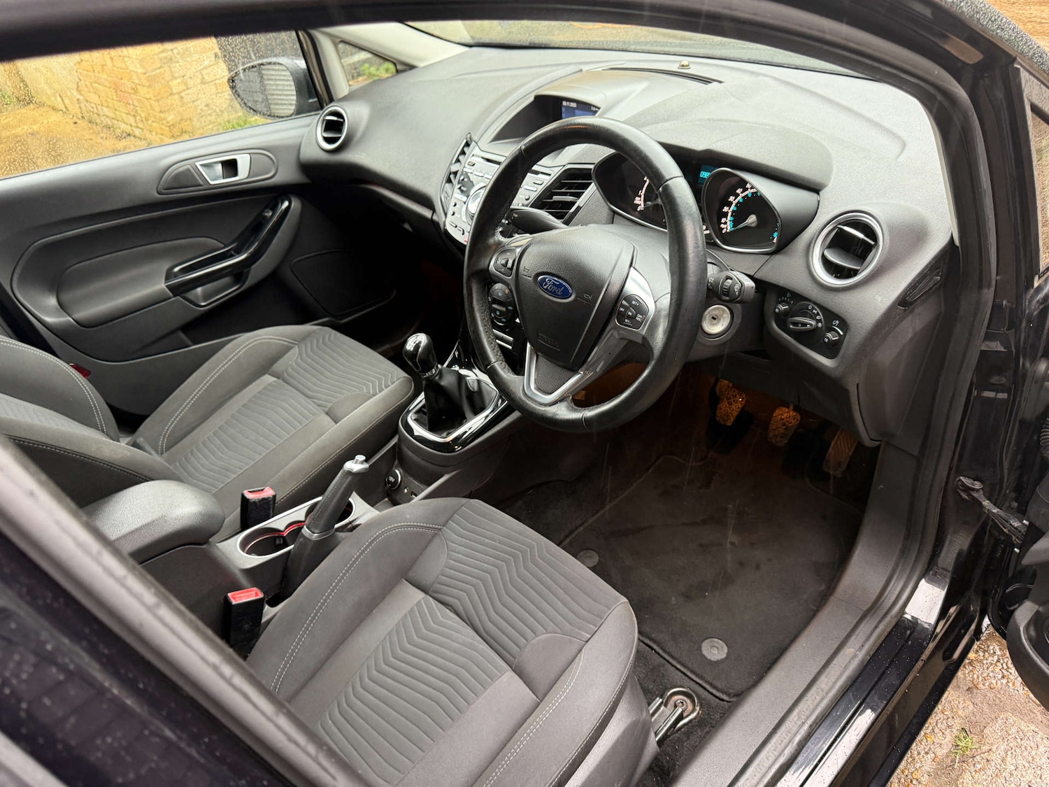 Used Ford Fiesta 2015 for sale - 76640379: Photo 15
