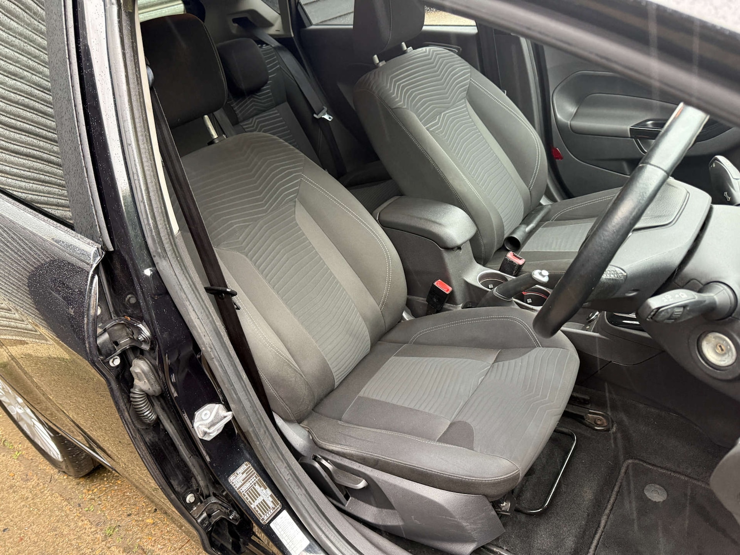 Used Ford Fiesta 2015 for sale - 76640379: Photo 16