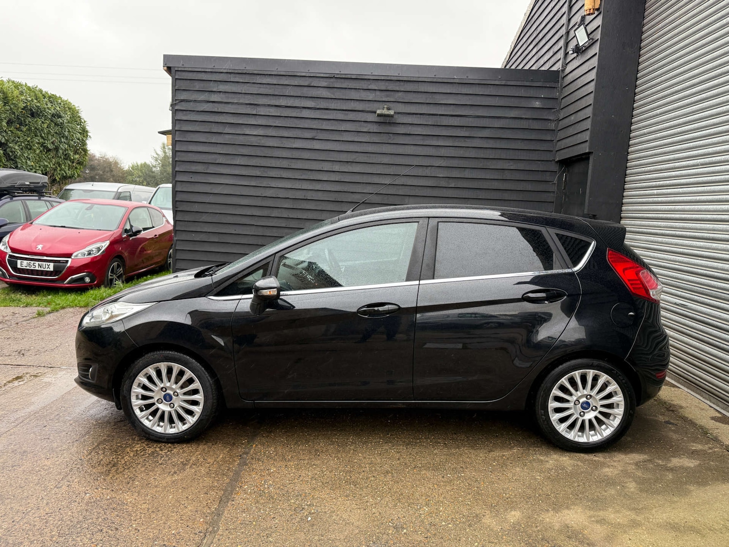 Used Ford Fiesta 2015 for sale - 76640379: Photo 3