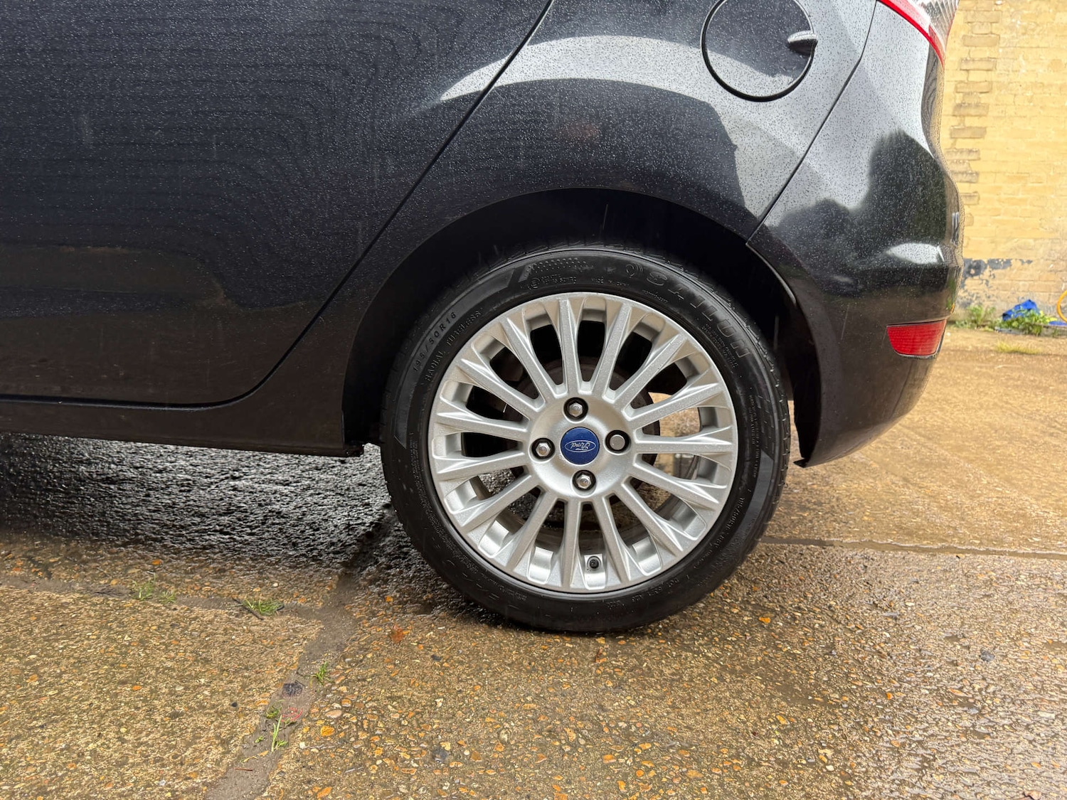 Used Ford Fiesta 2015 for sale - 76640379: Photo 31