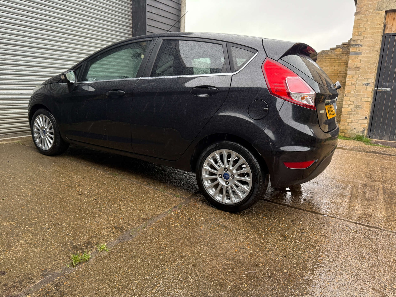 Used Ford Fiesta 2015 for sale - 76640379: Photo 5