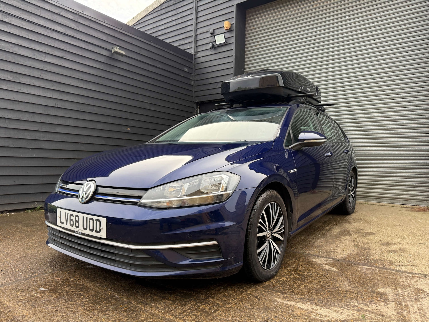 Used Volkswagen Golf 2018 for sale - 76302972: Photo 1