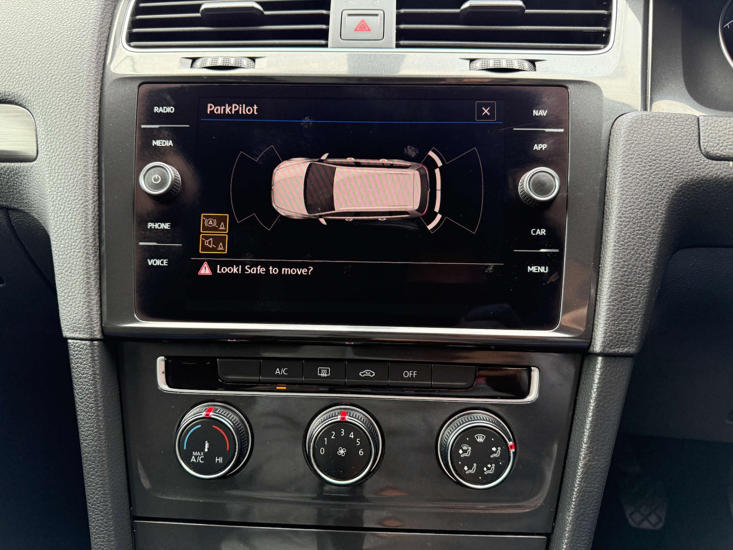 Used Volkswagen Golf 2018 for sale - 76302972: Photo 28