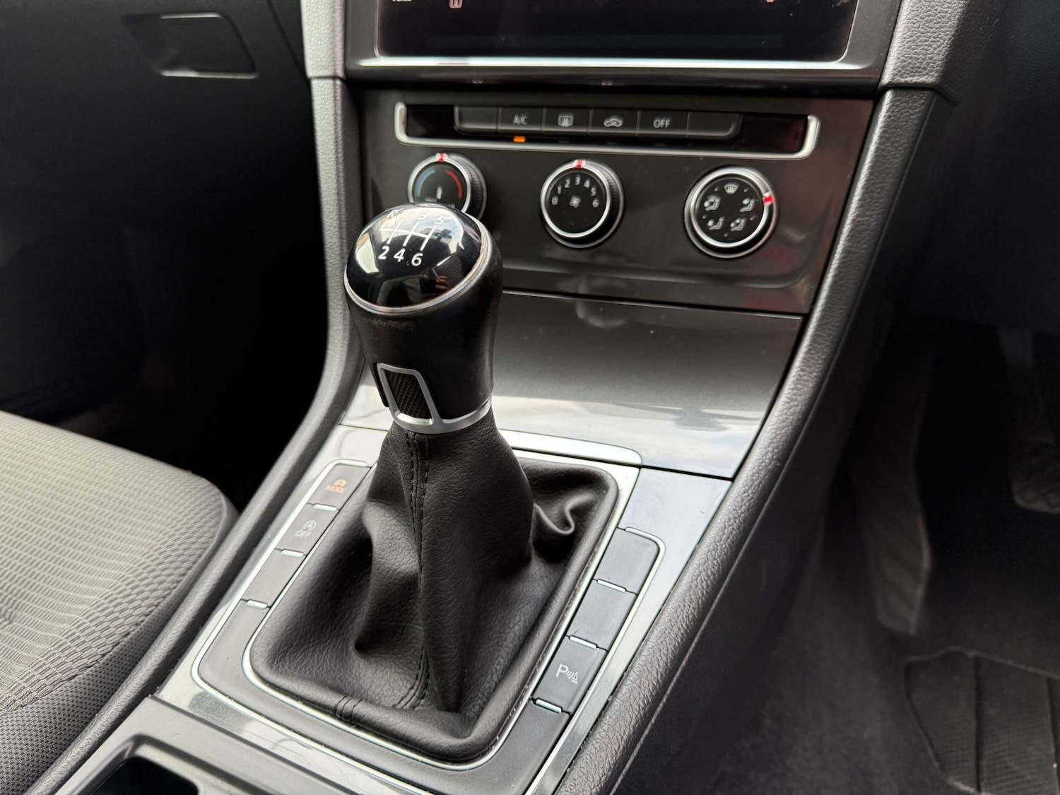 Used Volkswagen Golf 2018 for sale - 76302972: Photo 29