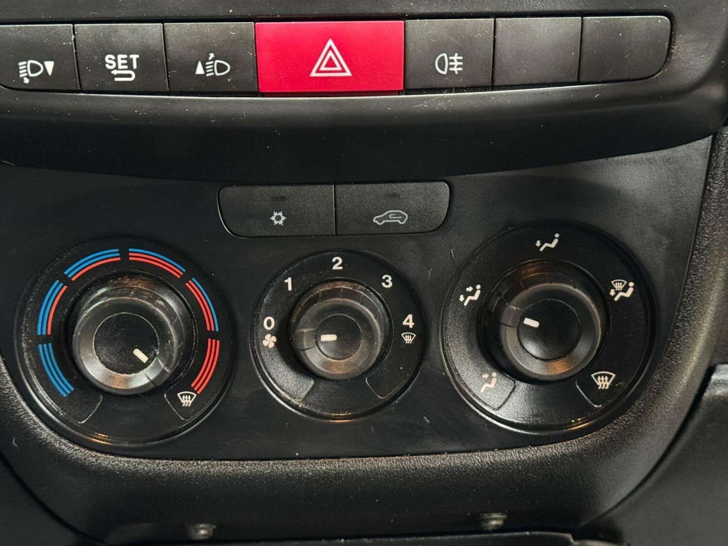 Used Vauxhall Combo 2015 for sale - 76302985: Photo 19