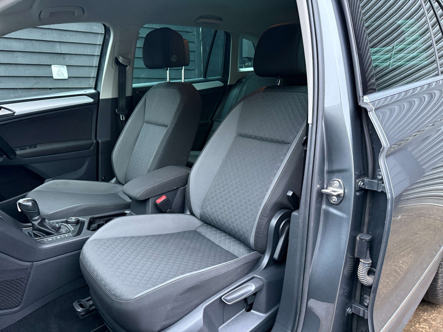 Used Volkswagen Tiguan 2016 for sale - 76959850: Photo 22