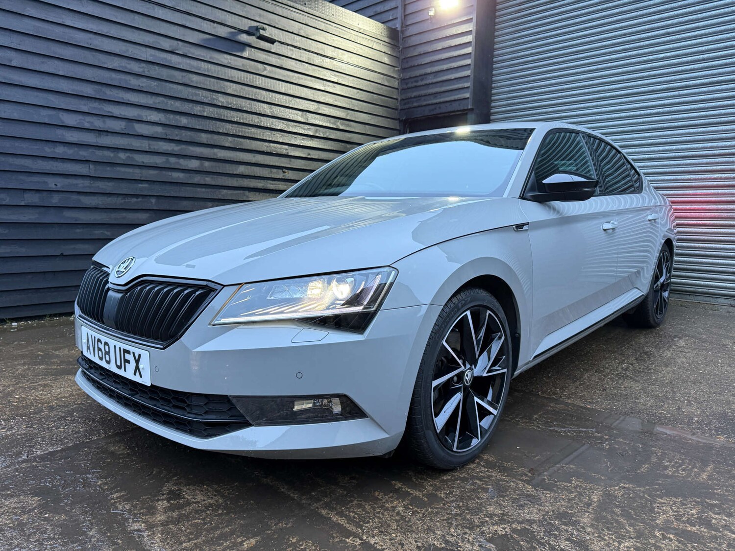 Used Skoda Superb 2018 for sale - 76830212: Photo 1