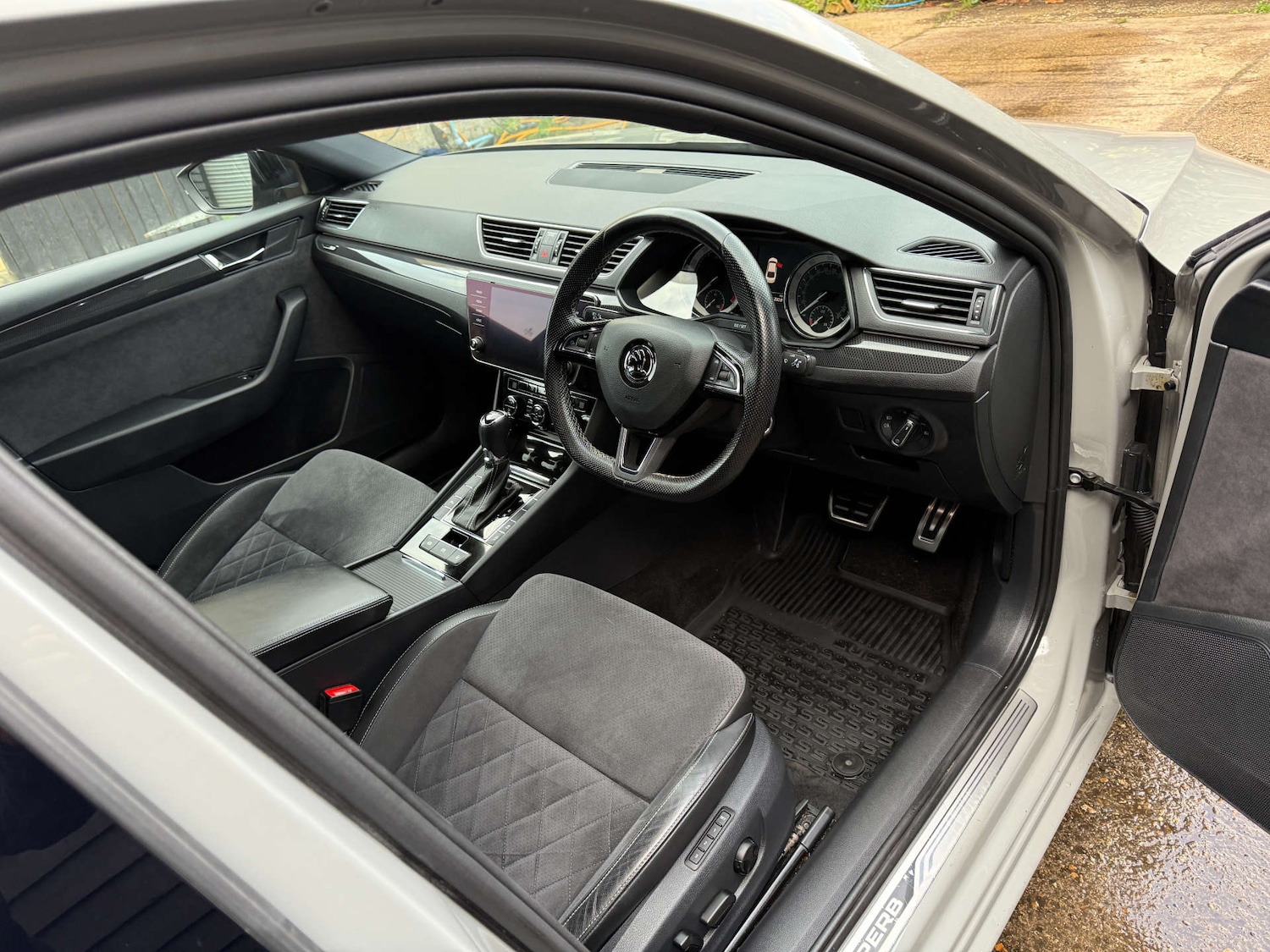 Used Skoda Superb 2018 for sale - 76830212: Photo 14