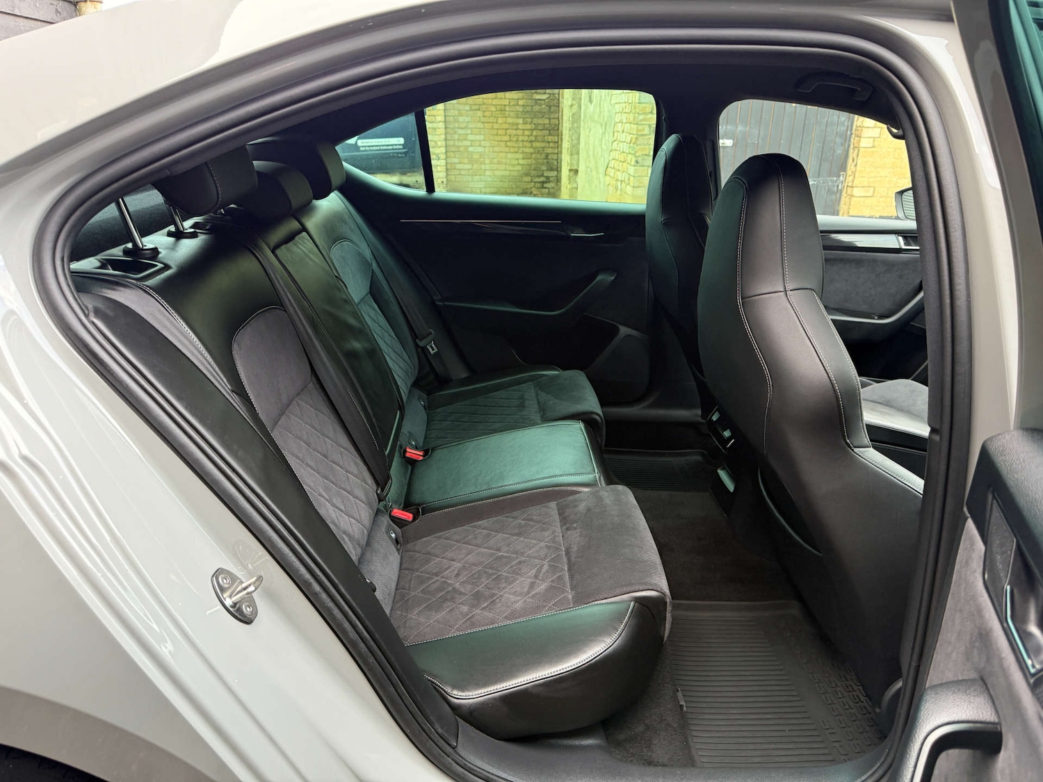 Used Skoda Superb 2018 for sale - 76830212: Photo 17