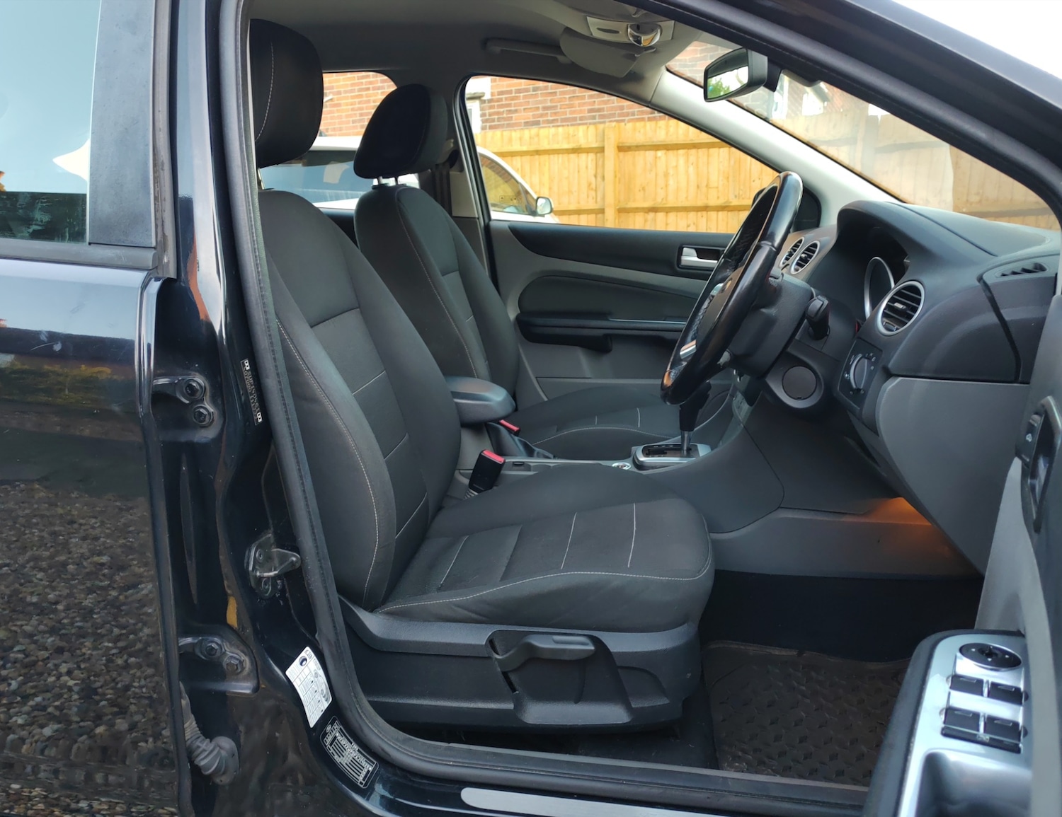 Used Ford Focus 2010 for sale - 76897145: Photo 10