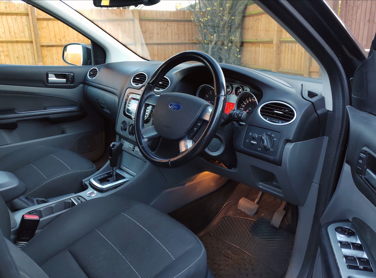 Used Ford Focus 2010 for sale - 76897145: Photo 14