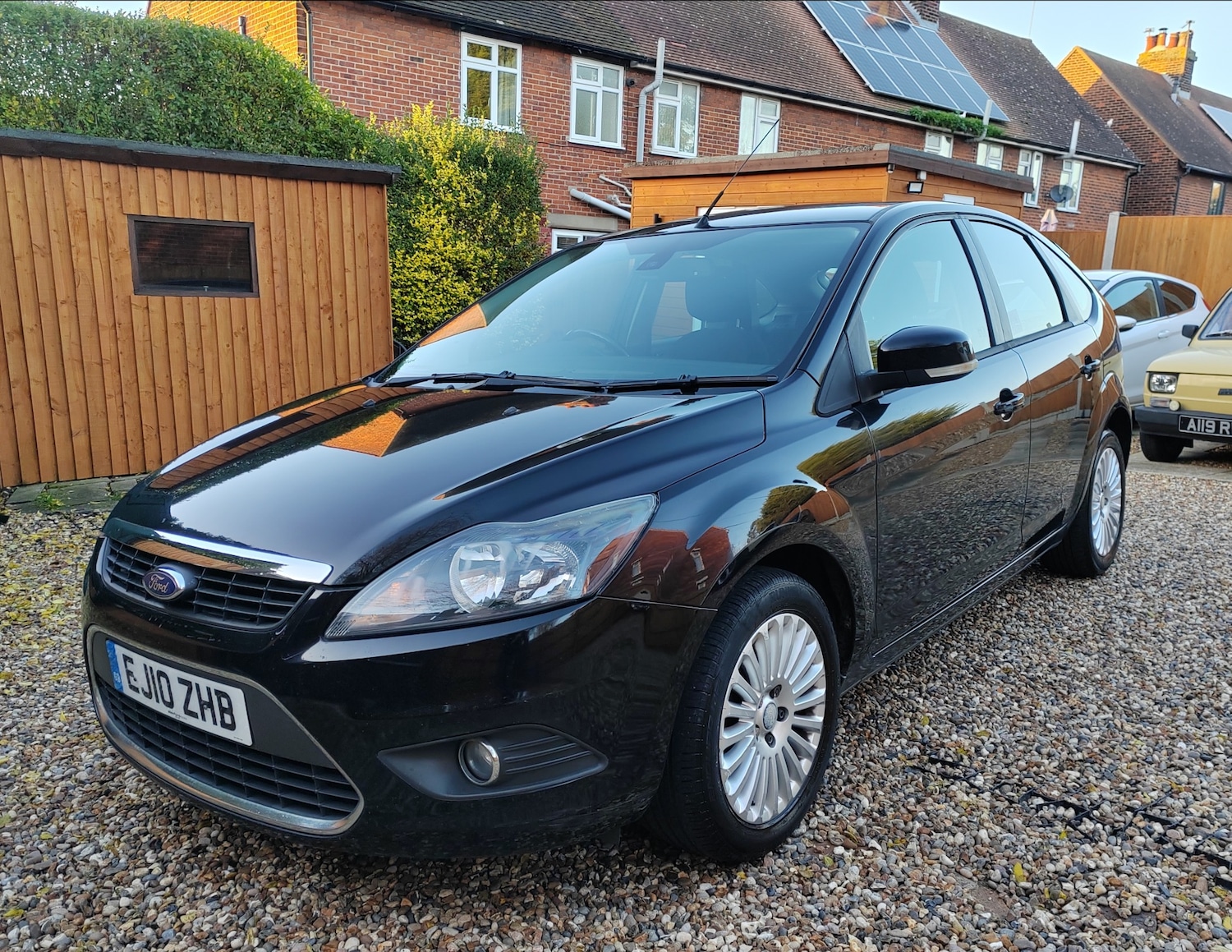 Used Ford Focus 2010 for sale - 76897145: Photo 2