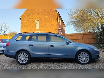 Used Volkswagen Passat 2010 for sale - 77980824: Photo