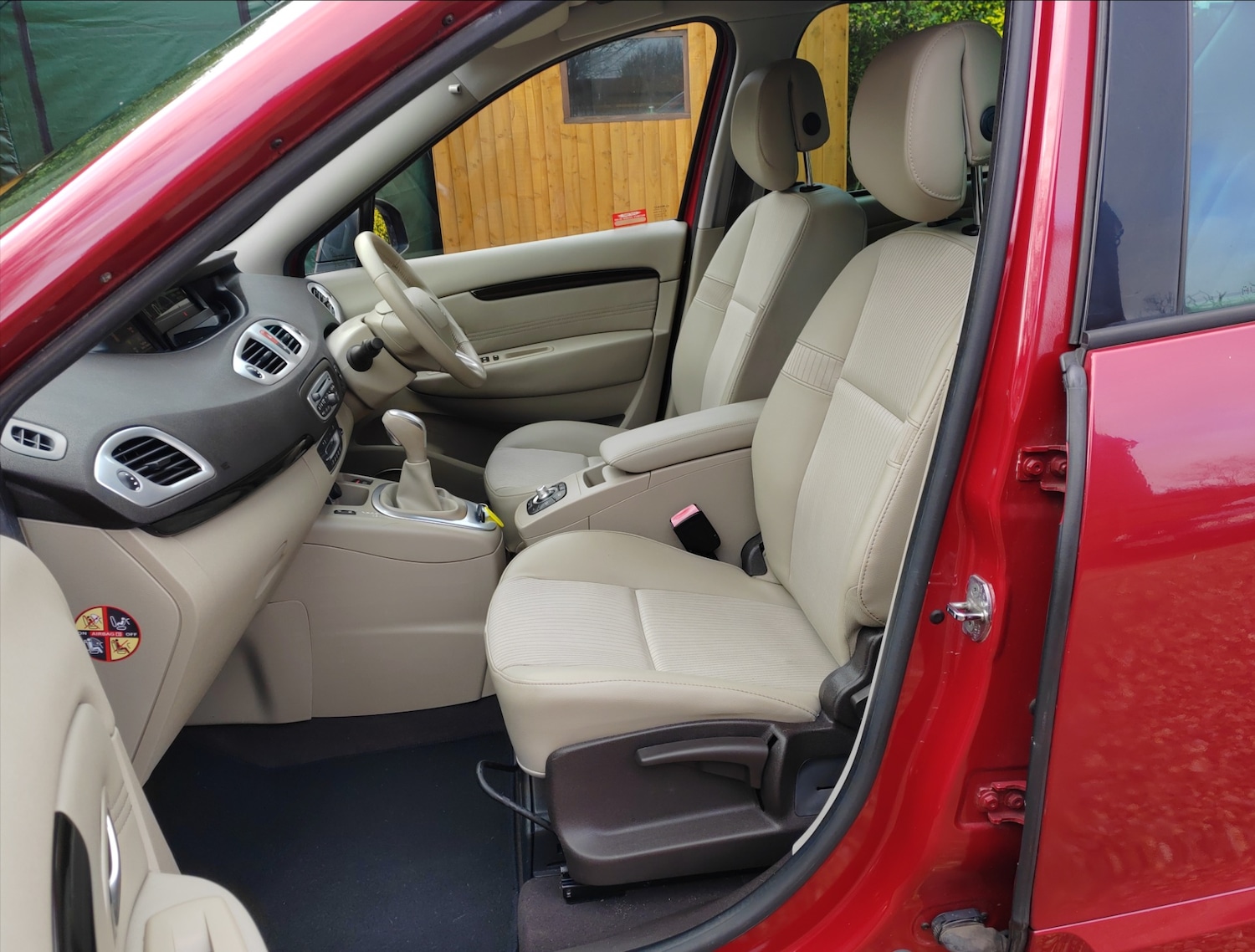 Used Renault Scenic 2010 for sale - 77483243: Photo 12