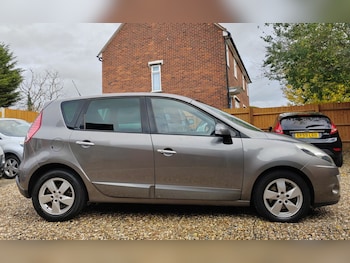 Used Renault Scenic 2011 for sale - 76507778: Photo