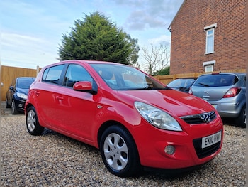 Used Hyundai i20 2010 for sale - 76355024: Photo