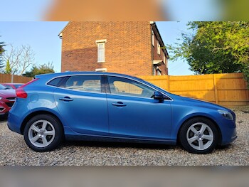 Used Volvo V40 2014 for sale - 78515351: Photo