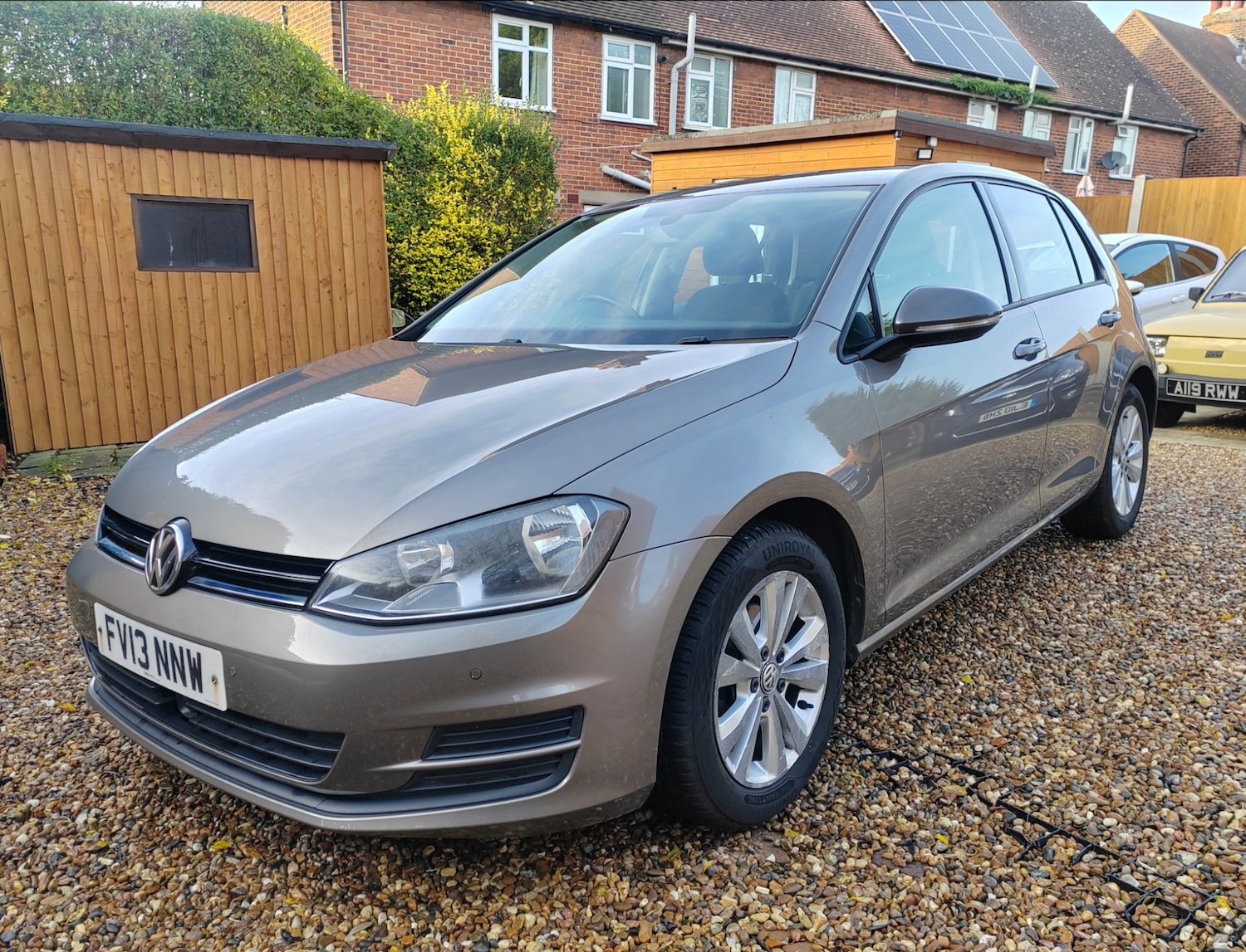 Used Volkswagen Golf 2013 for sale - 76941115: Photo 2