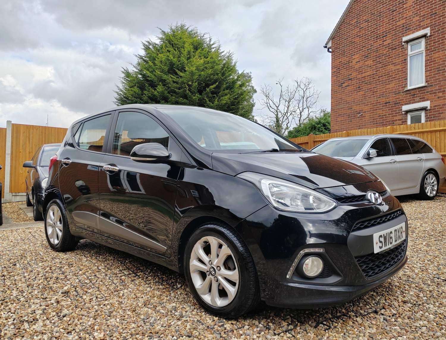 Used Hyundai i10 2016 for sale - 76088269: Photo 1