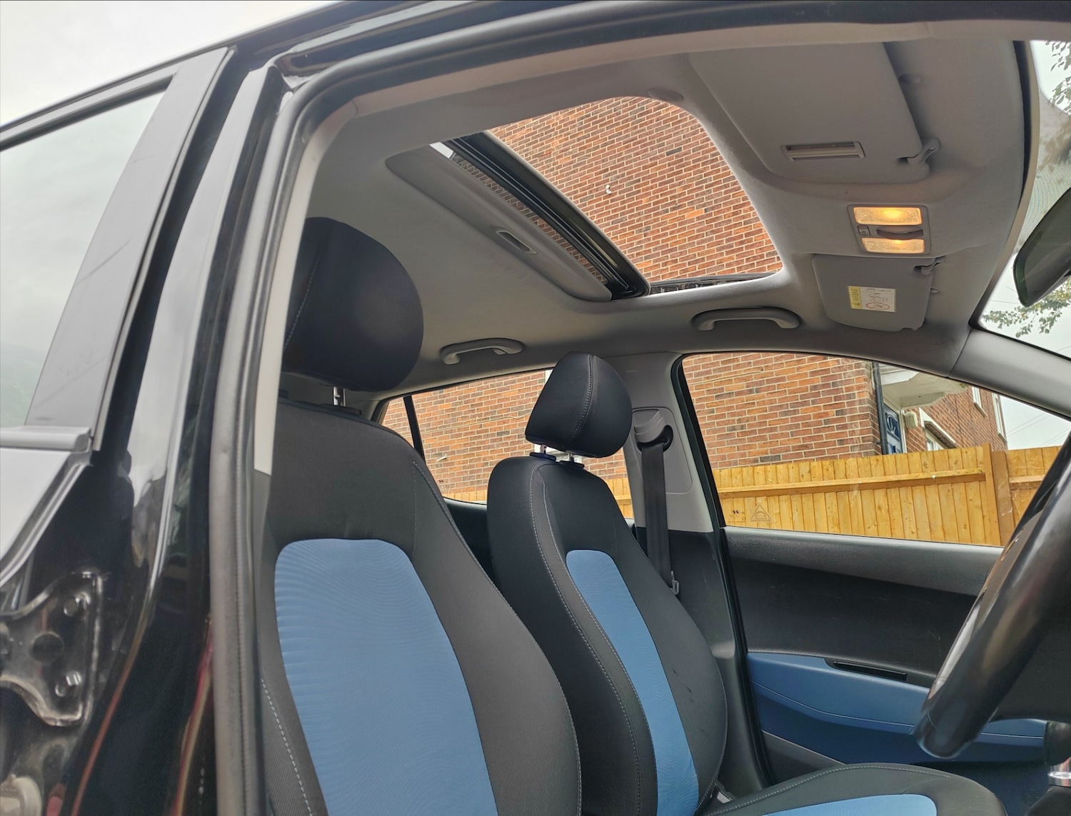 Used Hyundai i10 2016 for sale - 76088269: Photo 10