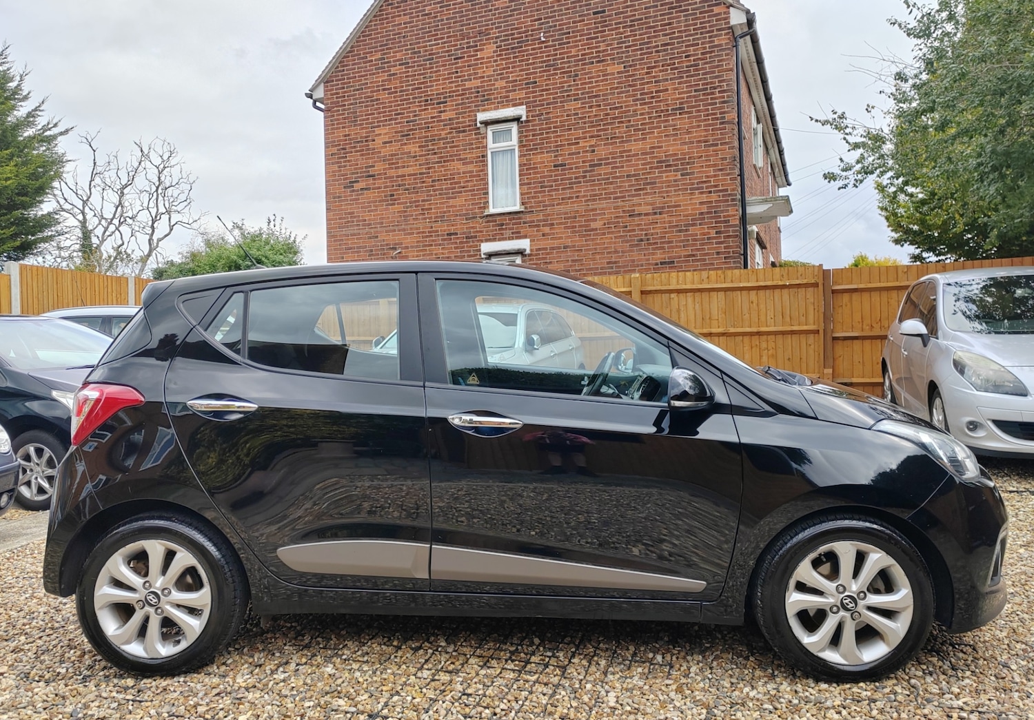 Used Hyundai i10 2016 for sale - 76088269: Photo 4