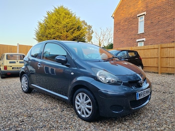 Used Toyota AYGO 2009 for sale - 76603718: Photo
