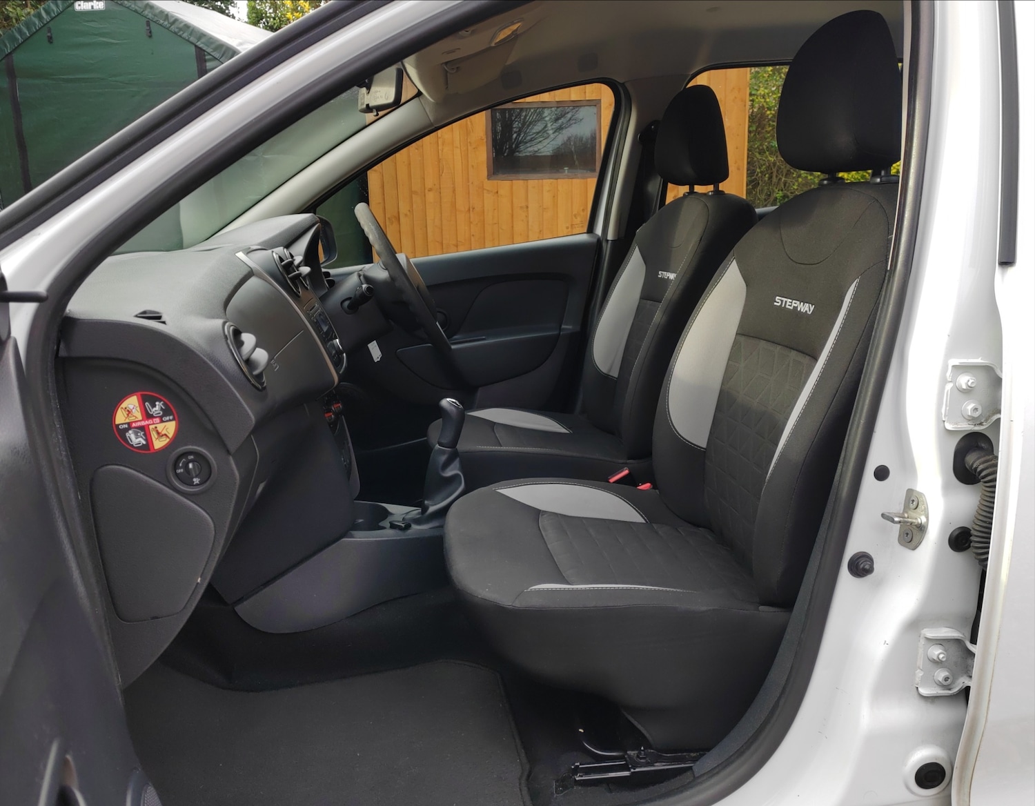 Used Dacia Sandero Stepway 2015 for sale - 77335688: Photo 11