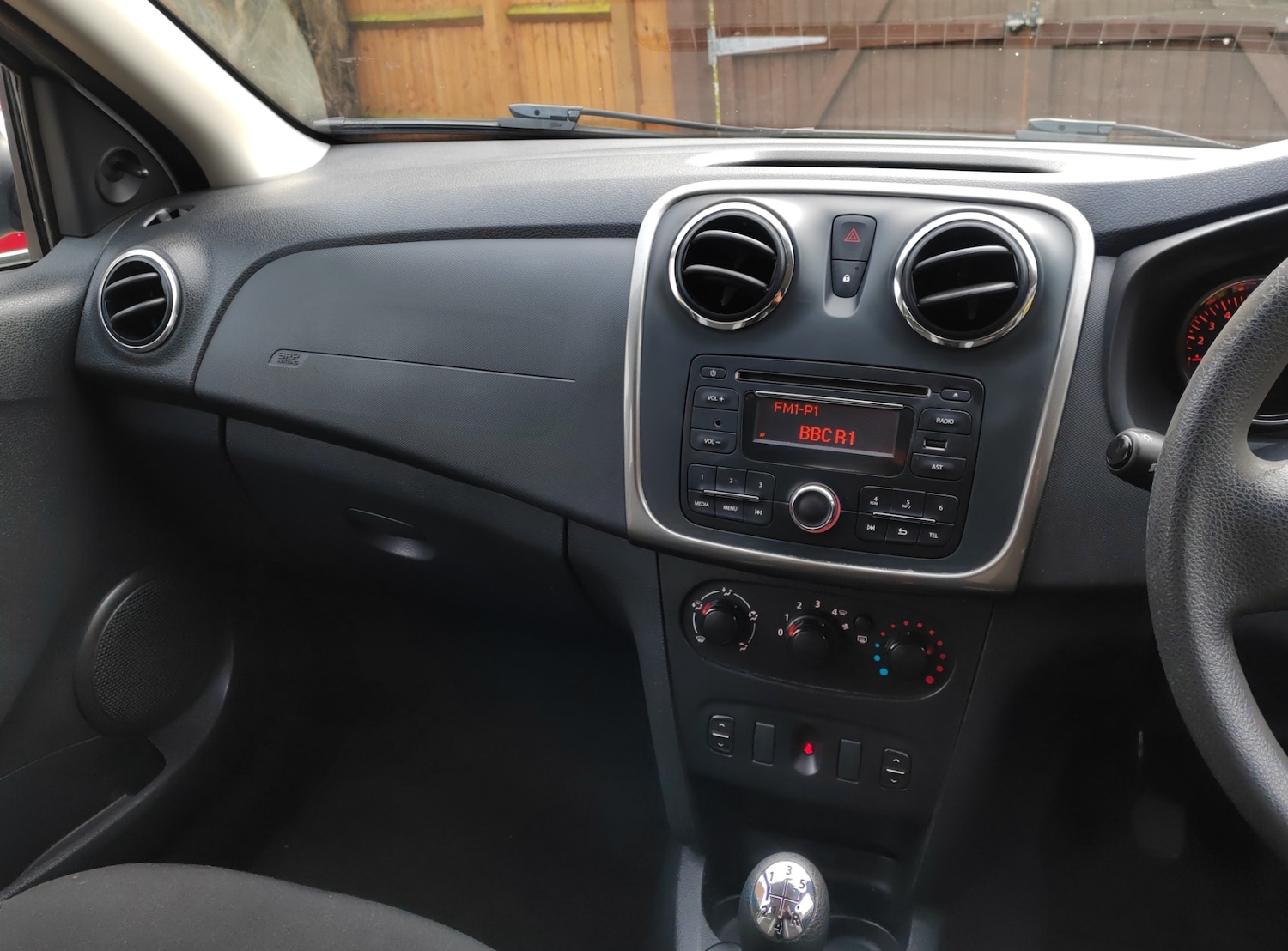 Used Dacia Sandero Stepway 2015 for sale - 77335688: Photo 16
