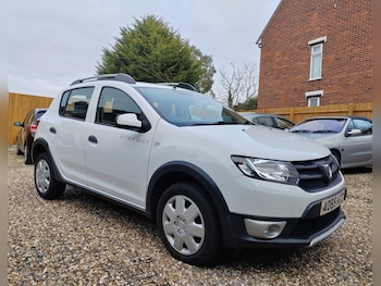 Used Dacia Sandero Stepway 2015 for sale - 77335688: Photo