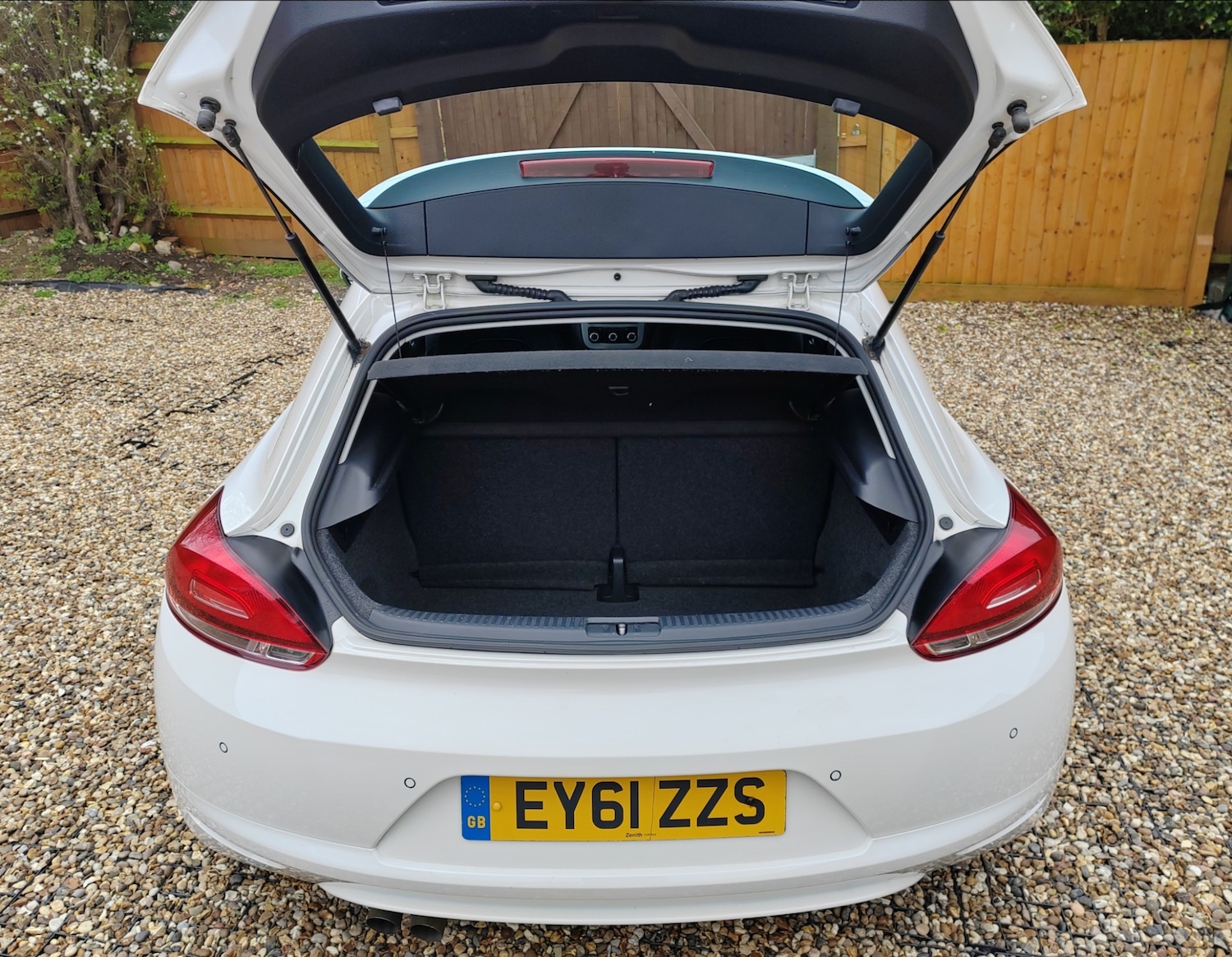 Used Volkswagen Scirocco 2011 for sale - 77897858: Photo 9