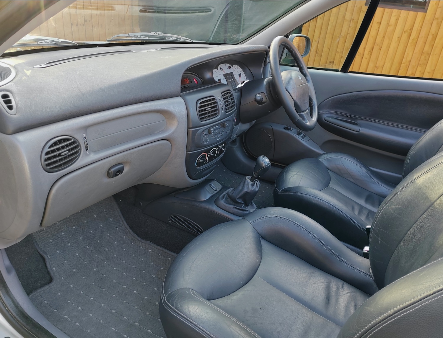 Used Renault Megane 2001 for sale - 77339261: Photo 14