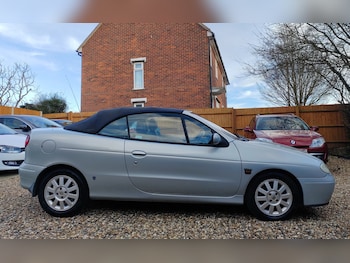 Used Renault Megane 2001 for sale - 77339261: Photo