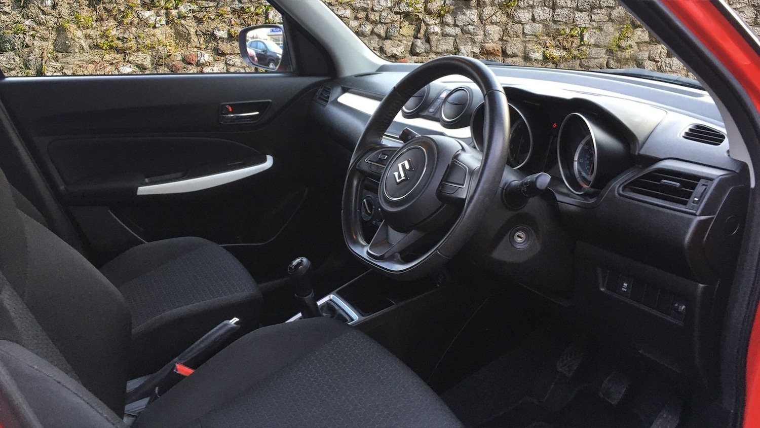 Used Suzuki Swift 2019 for sale - 76609422: Photo 8