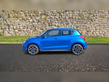 Used Suzuki Swift 2023 for sale - 79175479: Photo