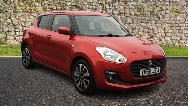 Used Suzuki Swift 2020 for sale - 76065789: Photo 1