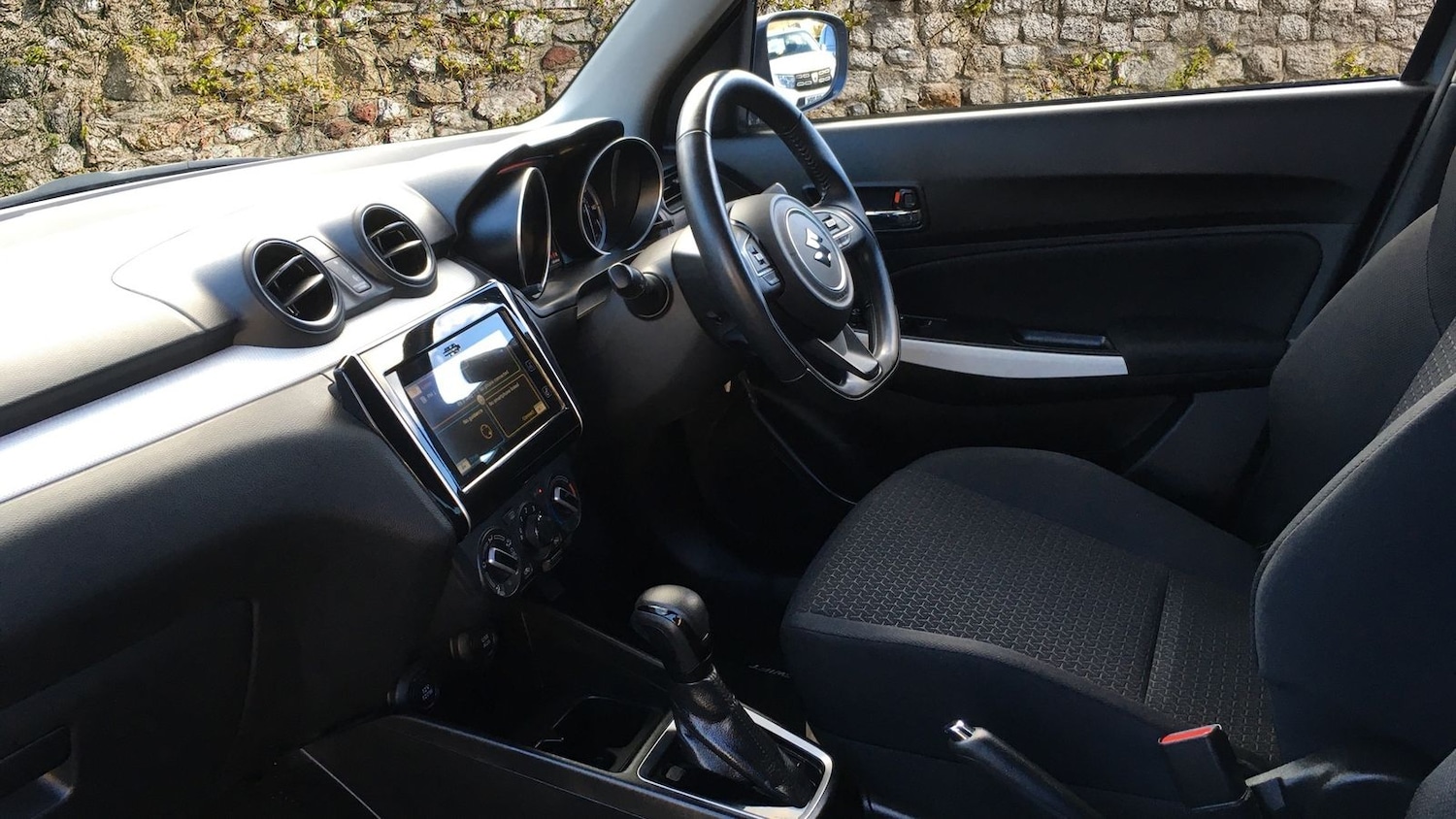 Used Suzuki Swift 2023 for sale - 76062248: Photo 11