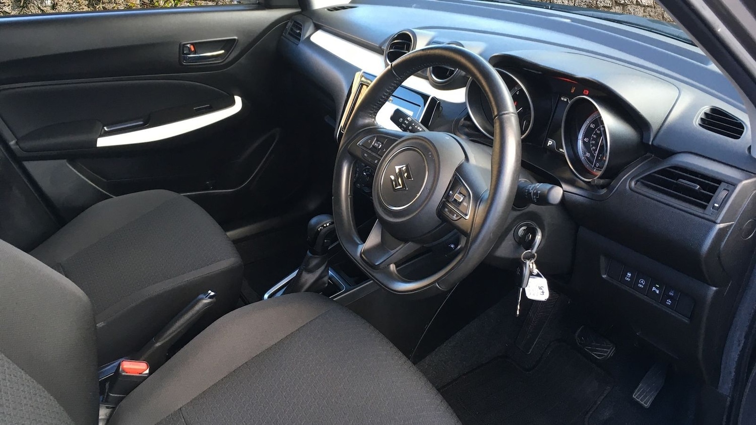 Used Suzuki Swift 2023 for sale - 76062248: Photo 8