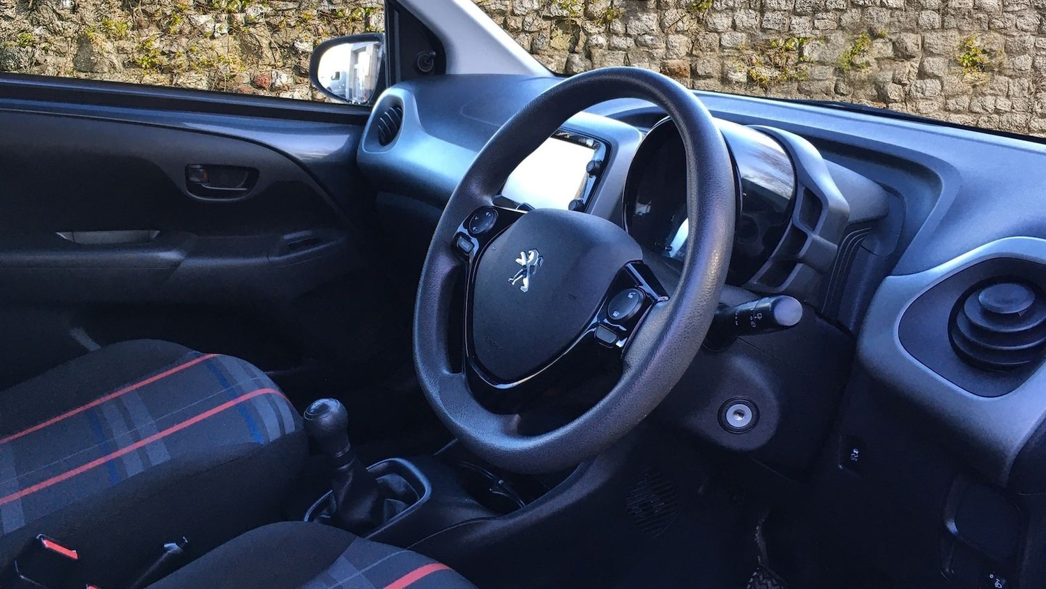 Used Peugeot 108 2015 for sale - 76773548: Photo 8