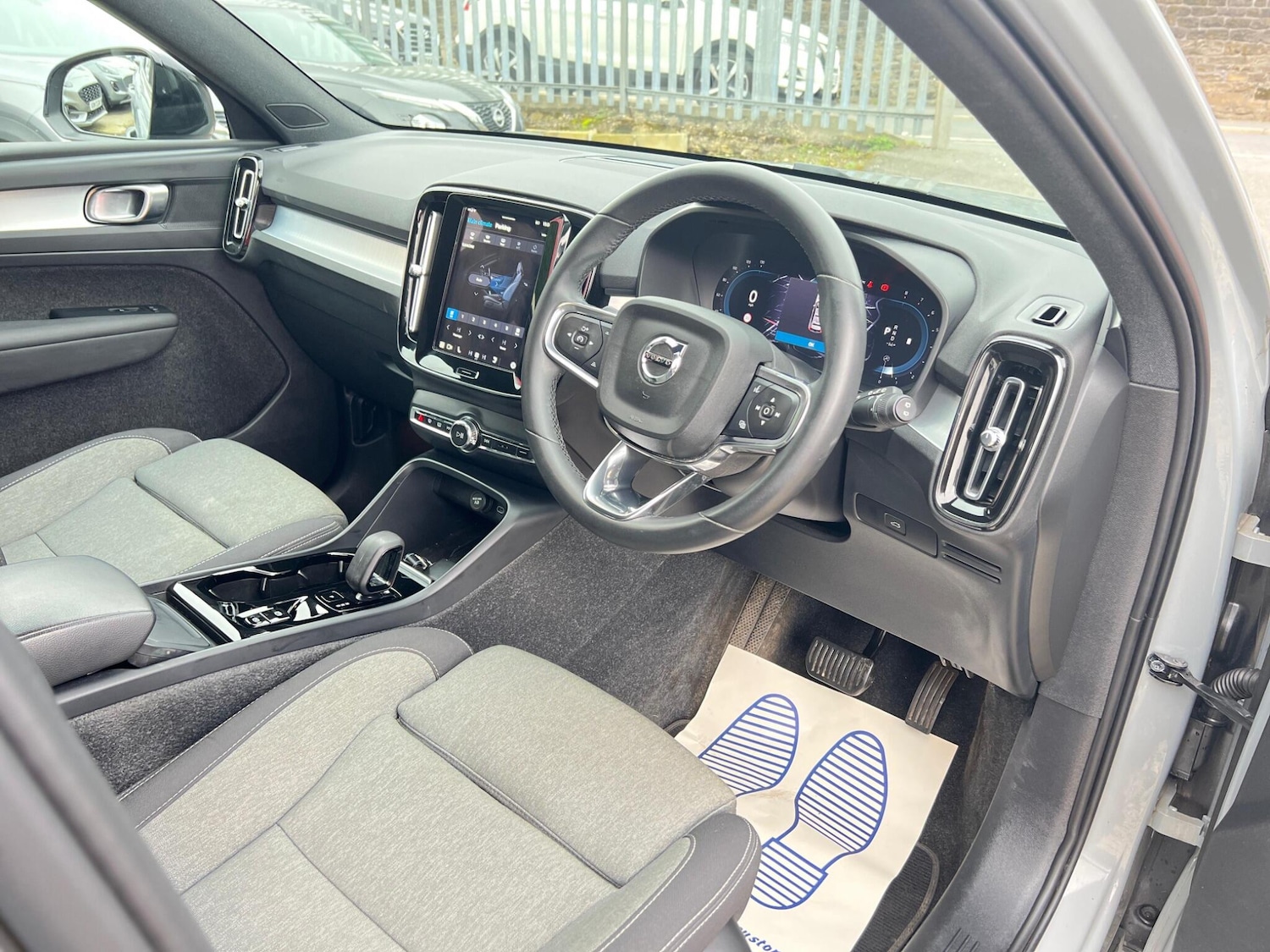 Used Volvo XC40 2024 for sale - 77839100: Photo 11