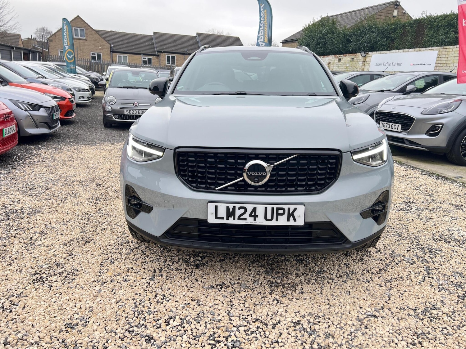 Used Volvo XC40 2024 for sale - 77839100: Photo 2