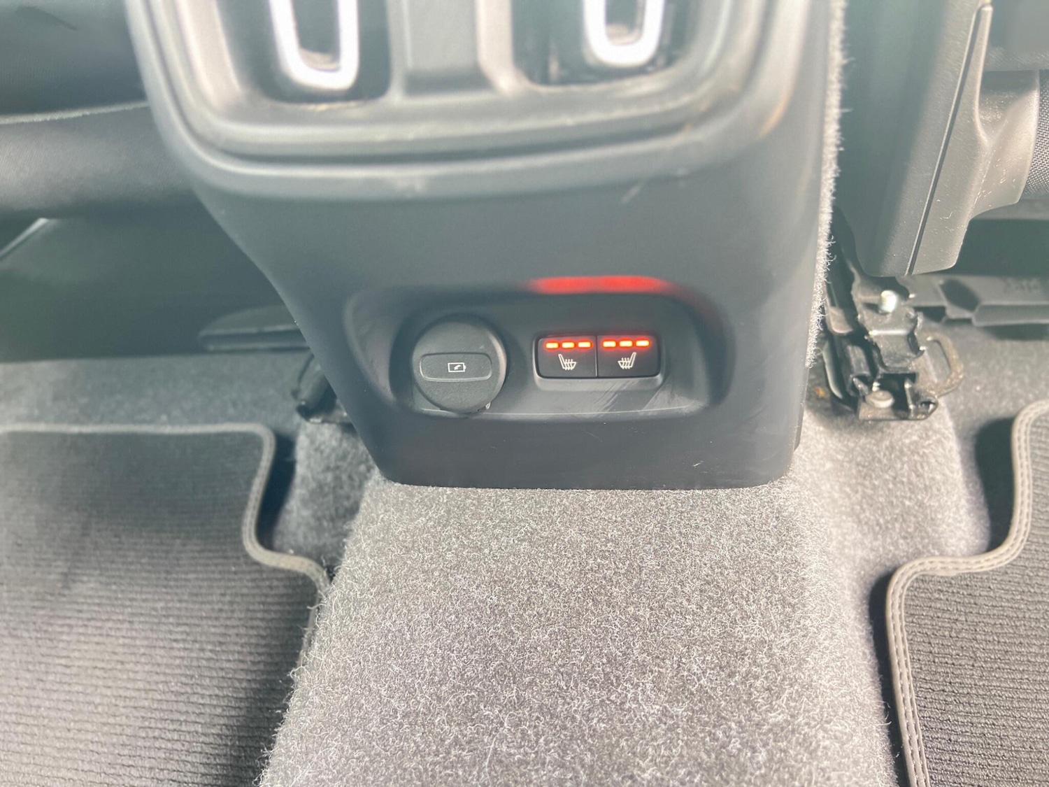 Used Volvo XC40 2024 for sale - 77839100: Photo 22