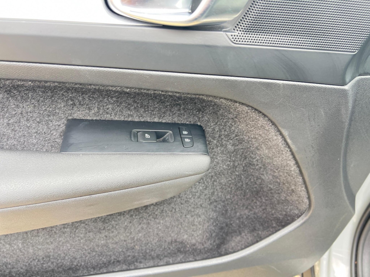 Used Volvo XC40 2024 for sale - 77839100: Photo 25