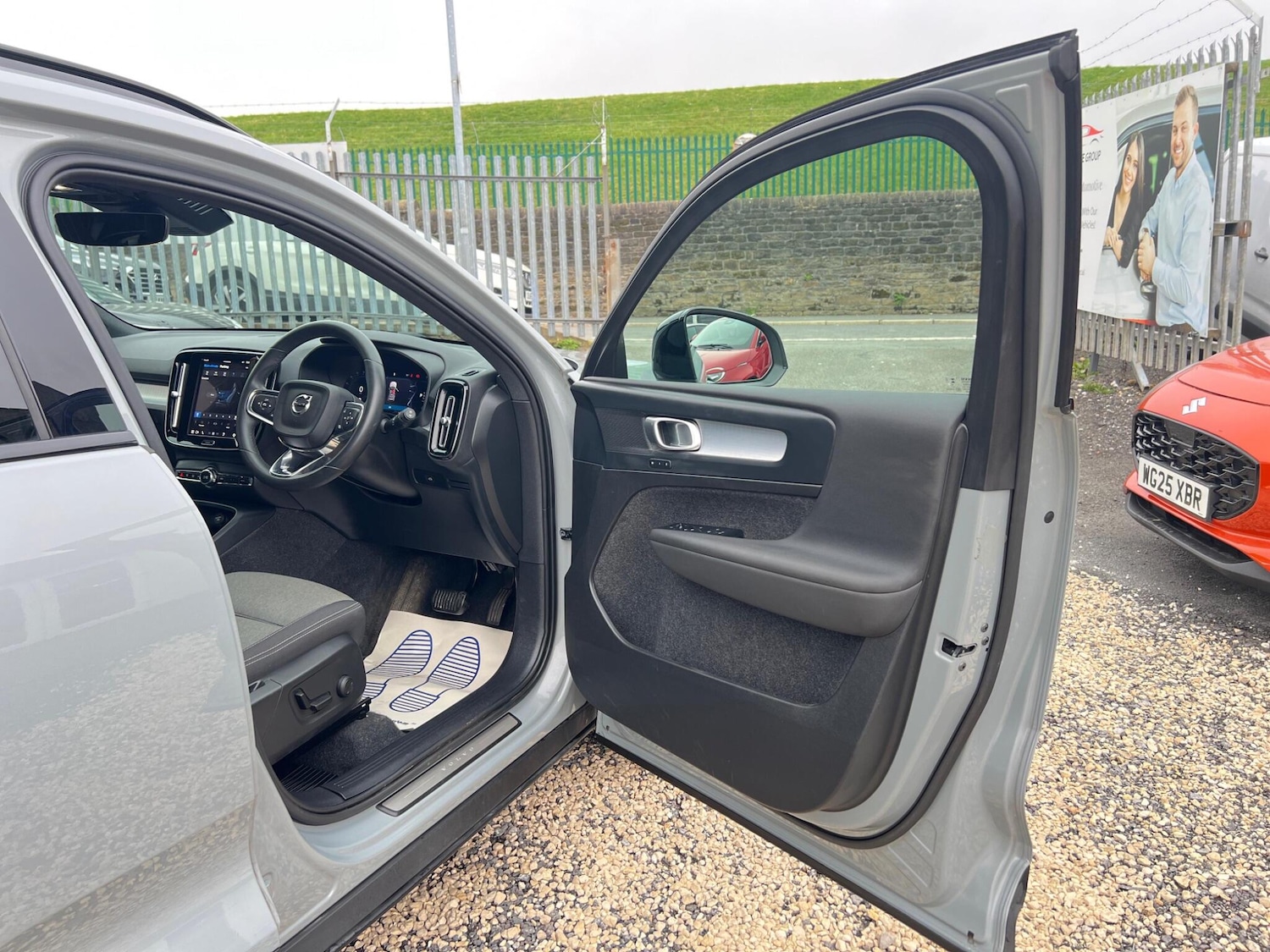 Used Volvo XC40 2024 for sale - 77839100: Photo 31