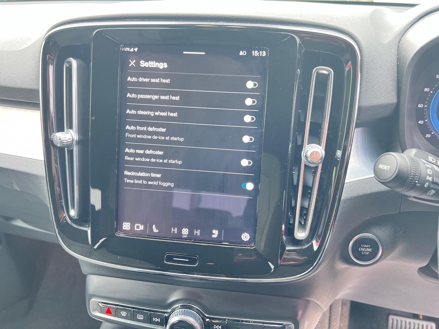 Used Volvo XC40 2024 for sale - 77839100: Photo 40